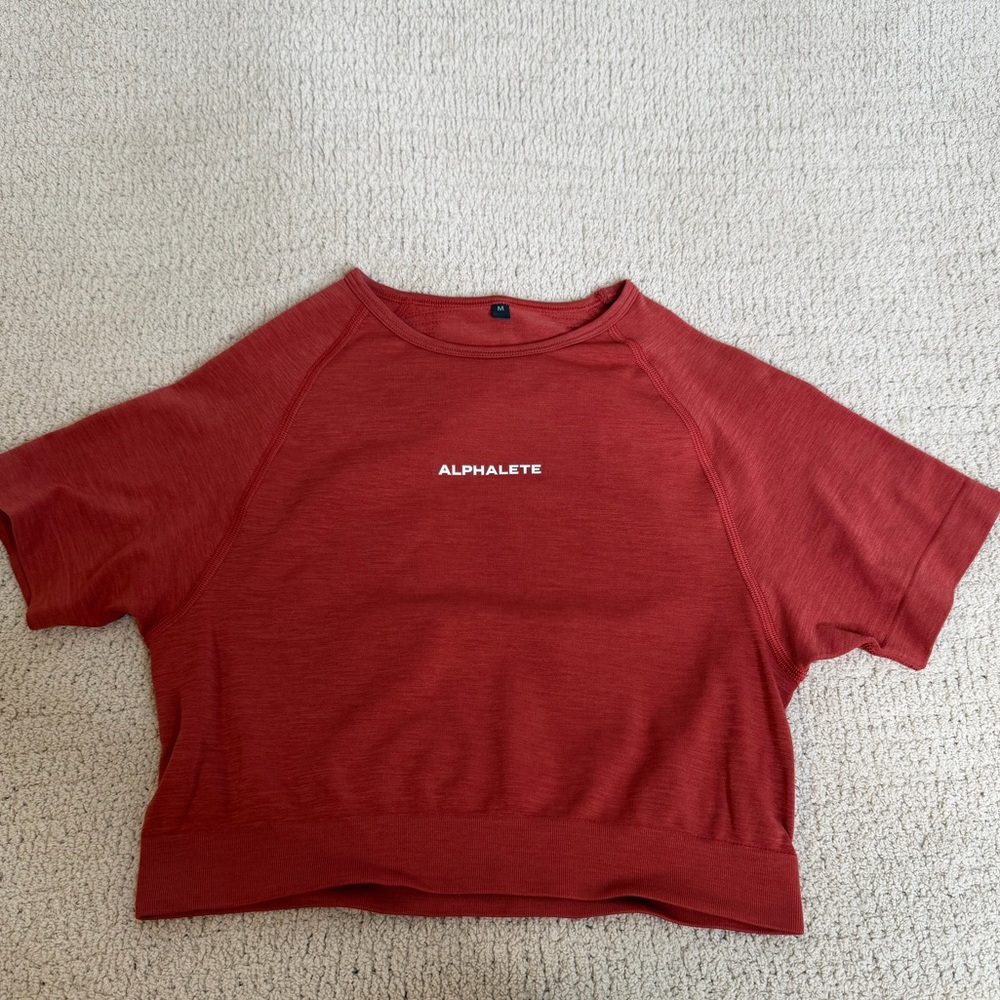 Alphalete Women's Crimson Short Sleeve Crop Top